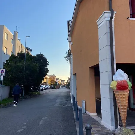 La Mar Venice Спинея